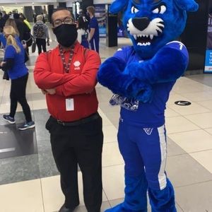 Meet your Posher, Caslin